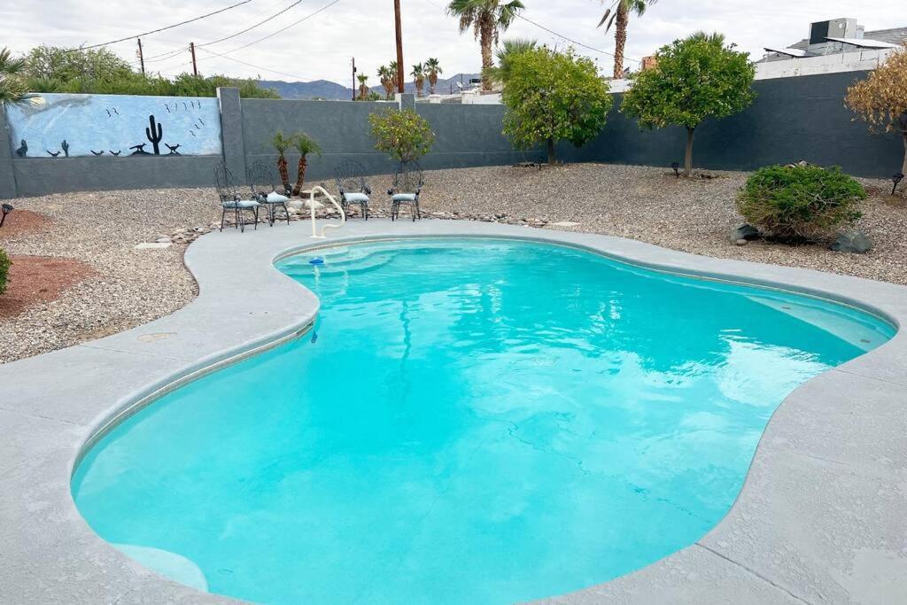 Spacious Getaway! Pool, Spa, Sleeps 9 哈瓦苏湖城 外观 照片
